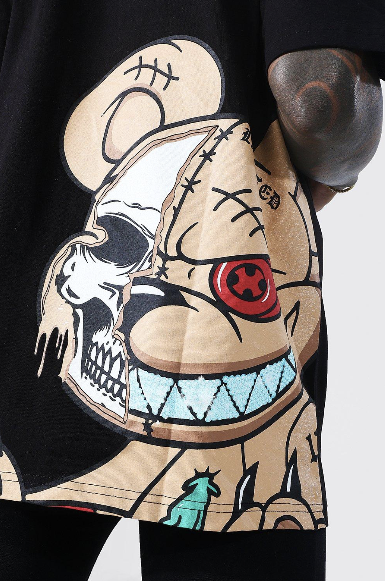 Teddy Print Graphic Tee in Black - Image 3