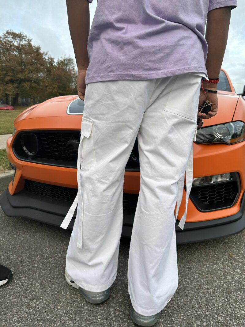 Vany White Oversized Cargo Pants - Image 4