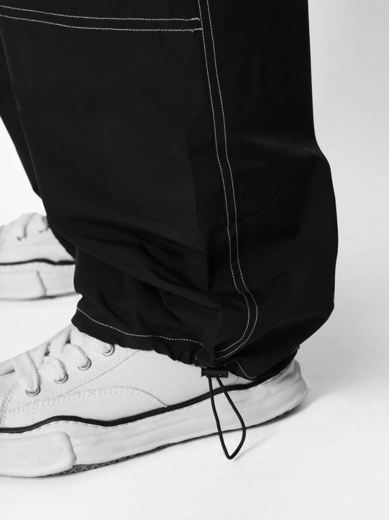 Lewis Black Contrast Stitch Relaxed Fit Cargo Pants - Image 5